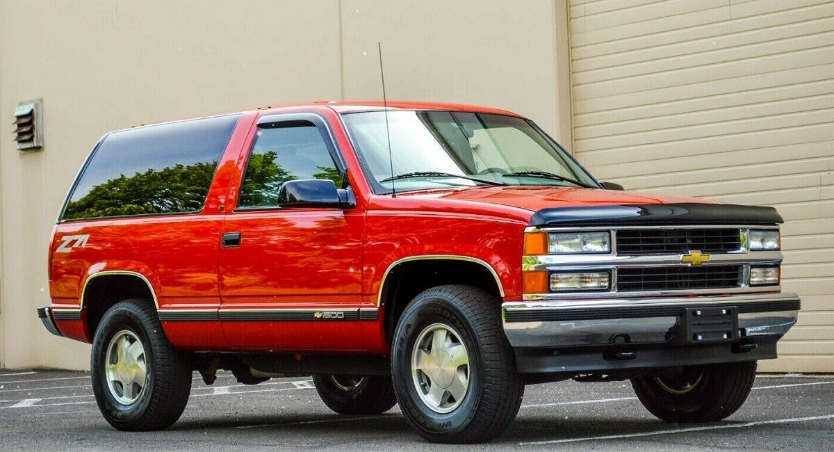 На продажу выставлен идеально сохранившийся Chevrolet Tahoe 1997 года