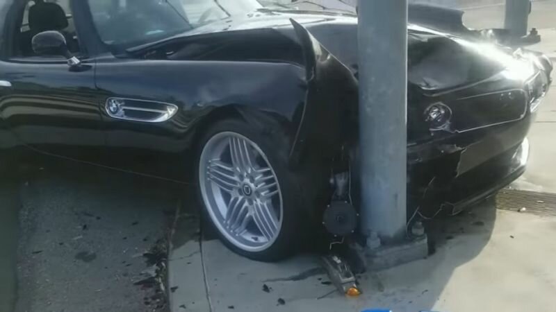 Разбитый мародёрами спорткар Alpina Z8 за 35 миллионов починят
