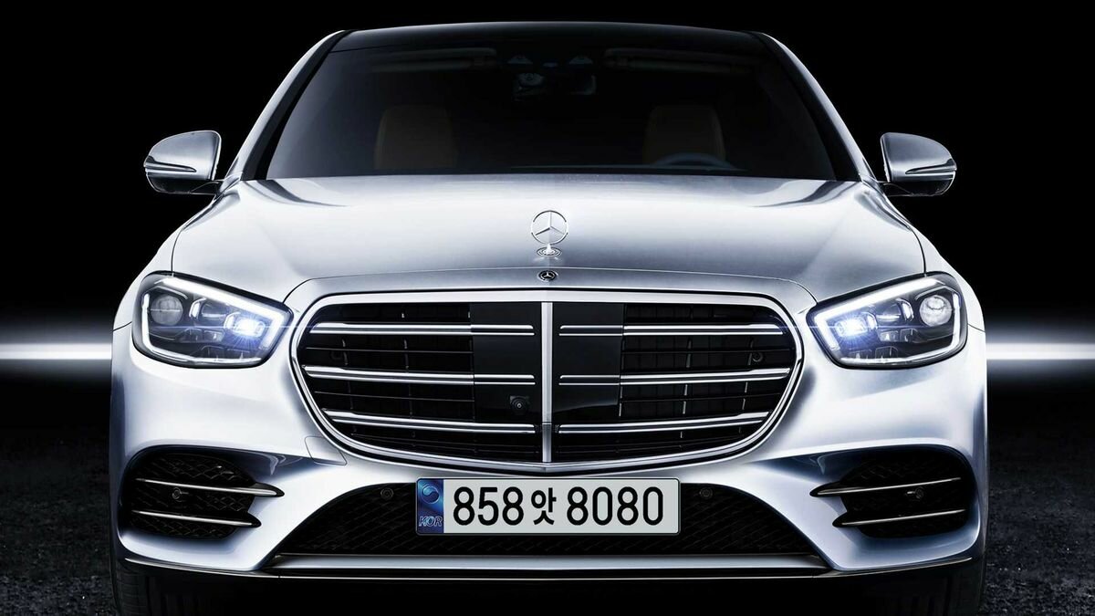 Новый Mercedes-Benz S-класса получит необычные подушки безопасности