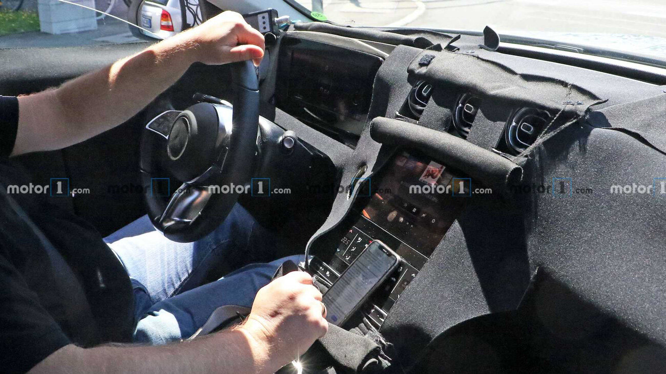 Будущий универсал Mercedes-Benz C-класса сфотографировали снаружи и внутри