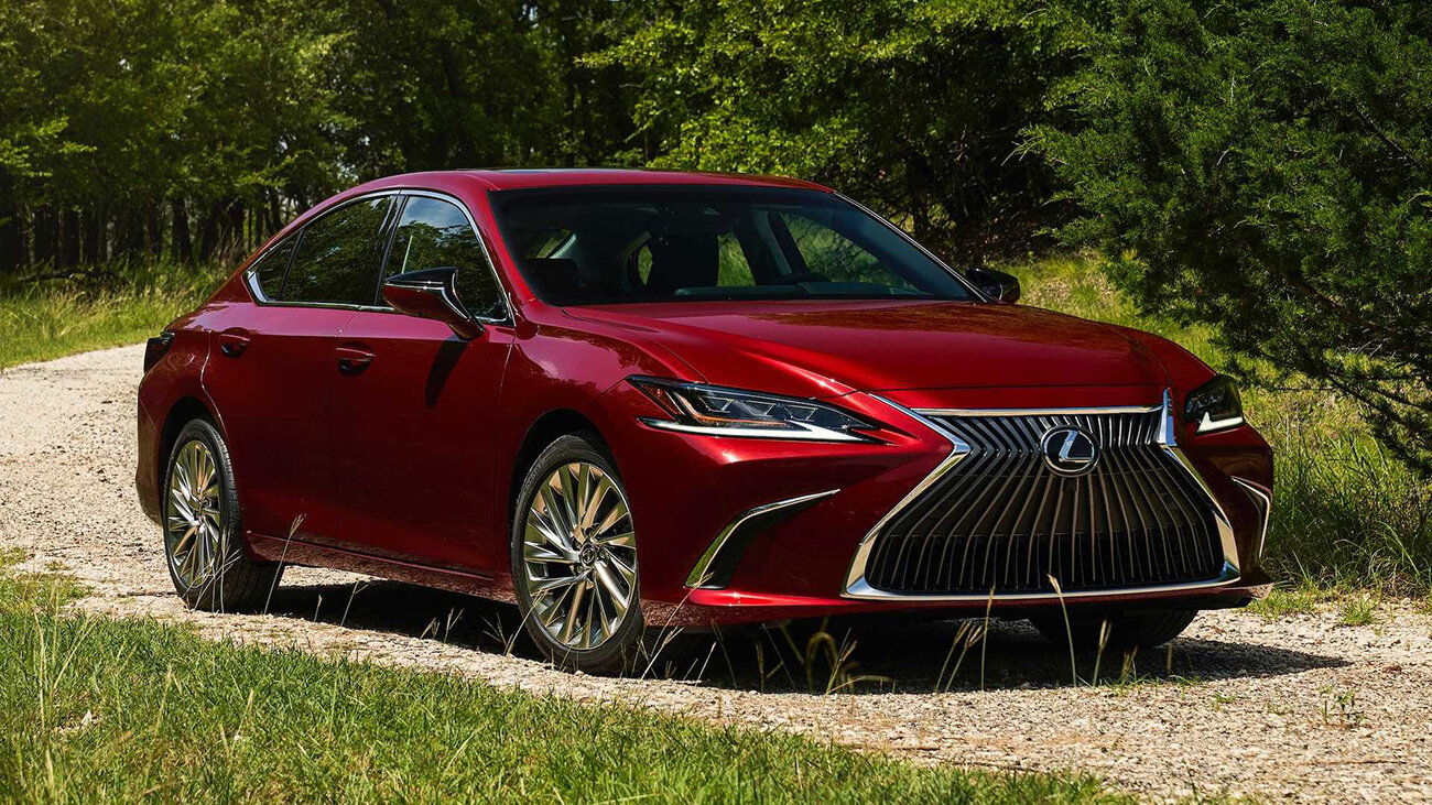 Седан Lexus ES получил полный привод от Toyota Camry