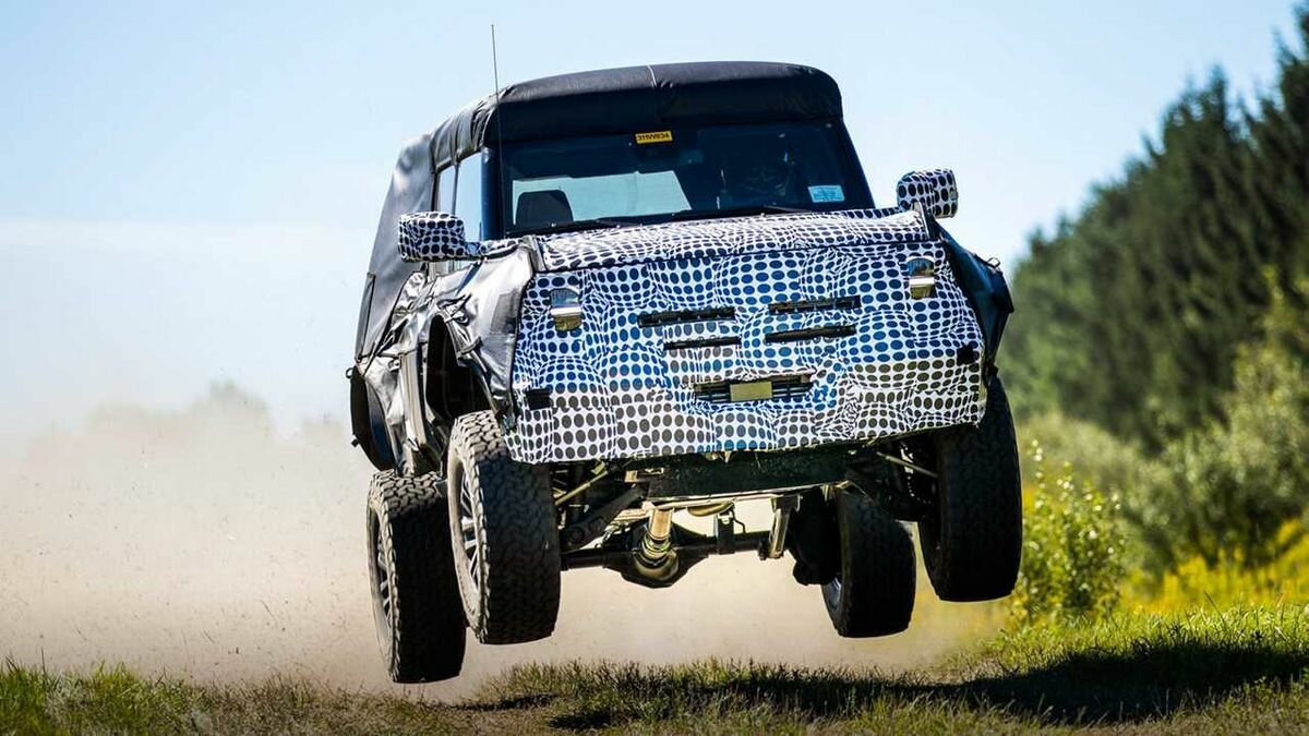 Появились фото экстремальной модификации Ford Bronco