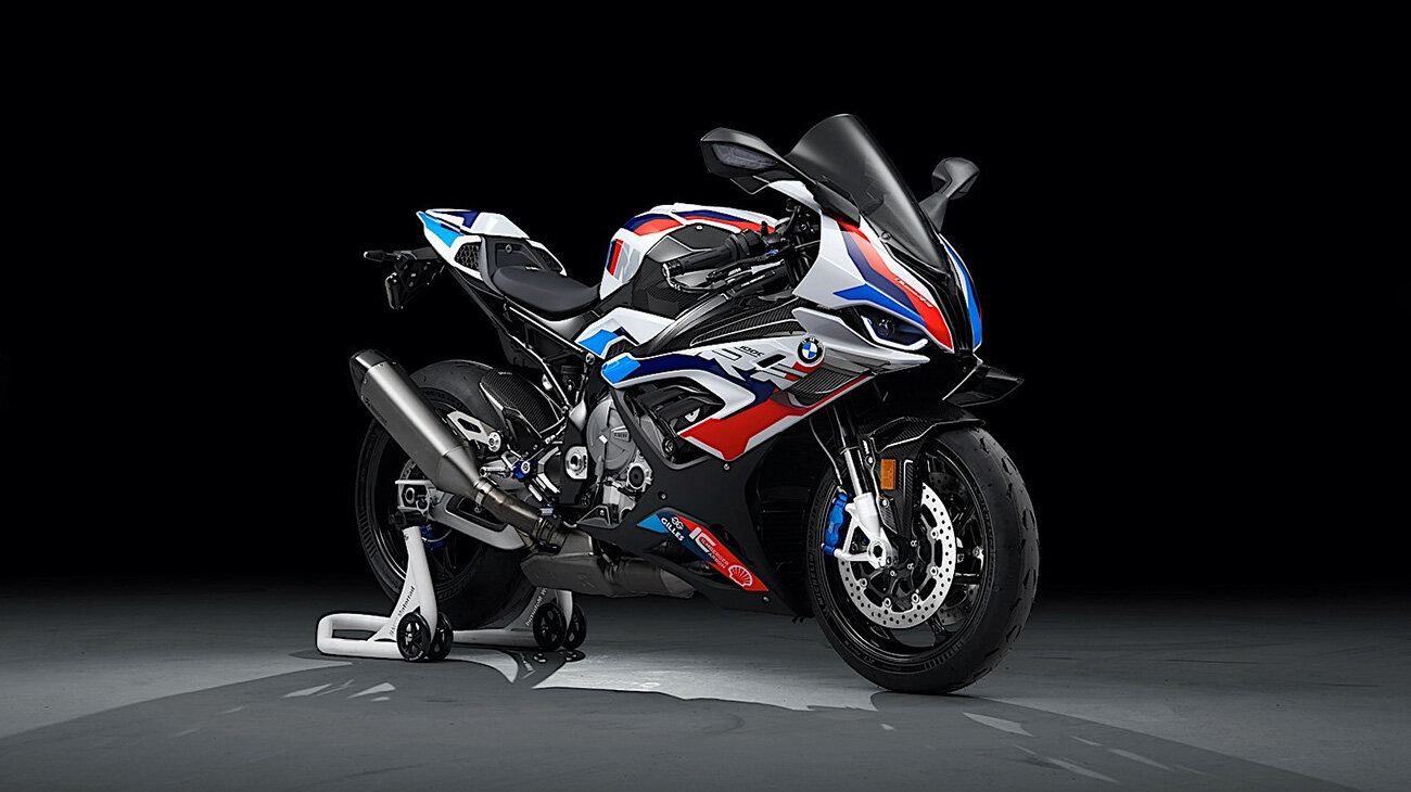 Карбоновые диски и 212 сил: как выглядит первый в истории супербайк BMW M