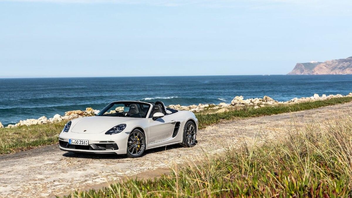 Марка Porsche дала советы, как правильно фотографировать машины на телефон