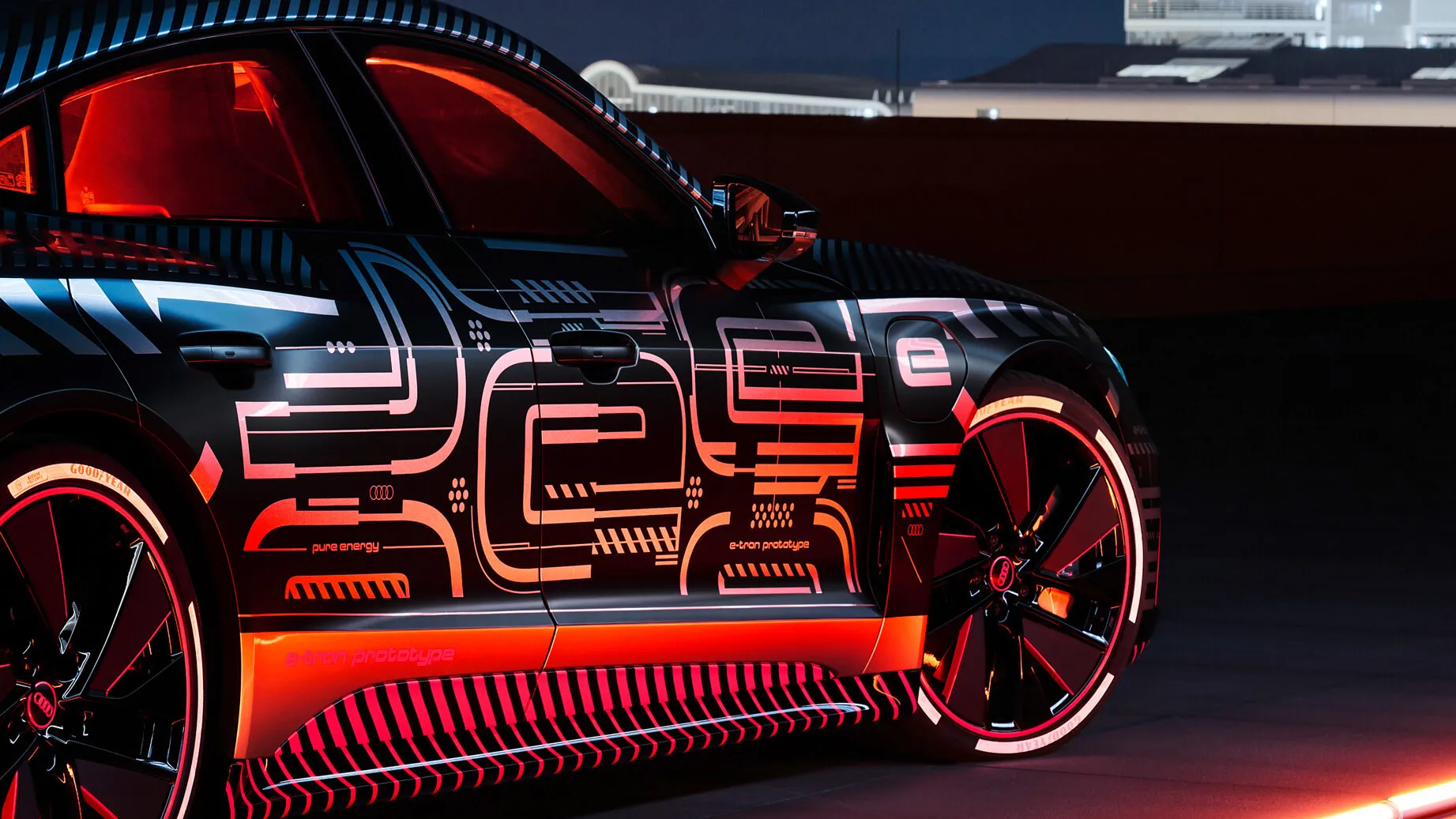 Audi показала соперника Tesla Model S и дала послушать его звук