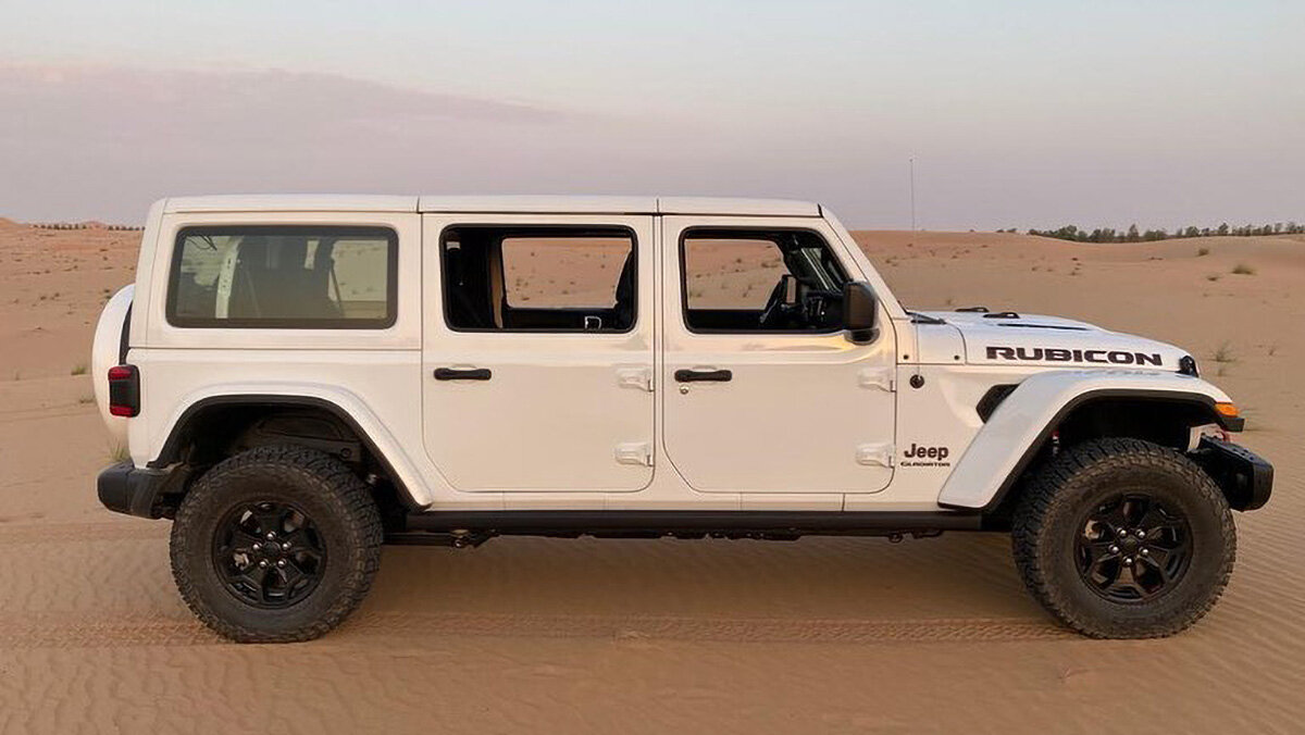 Арабский шейх показал в Инстаграме трёхрядный внедорожник Jeep Wrangler