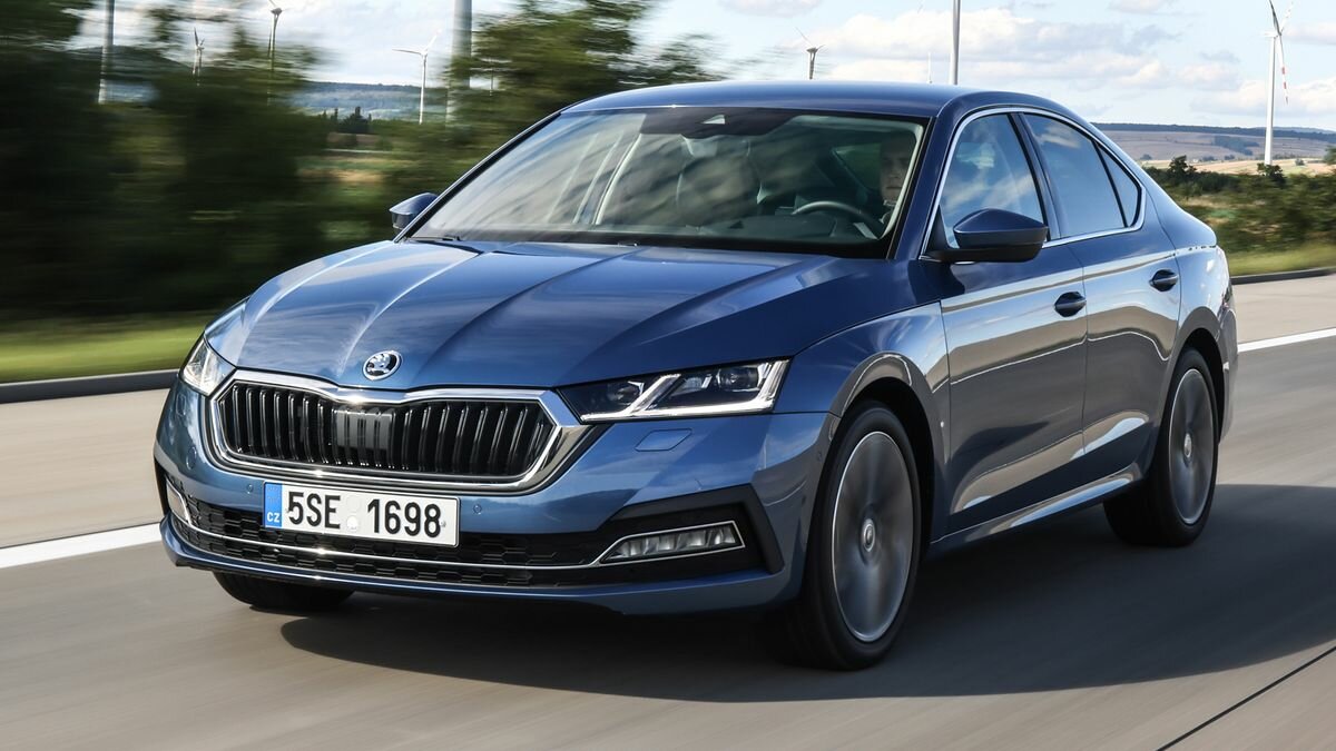 Раскрыты цены на новую Skoda Octavia с «автоматом» для России