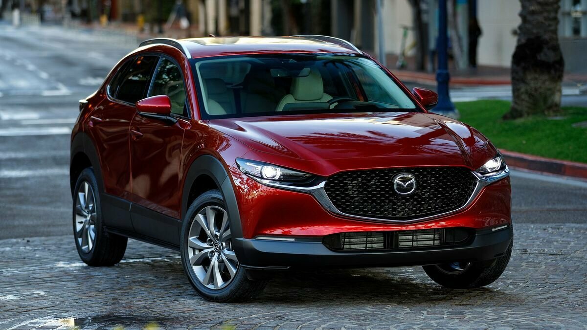 Самый доступный кроссовер Mazda появится в России до конца года