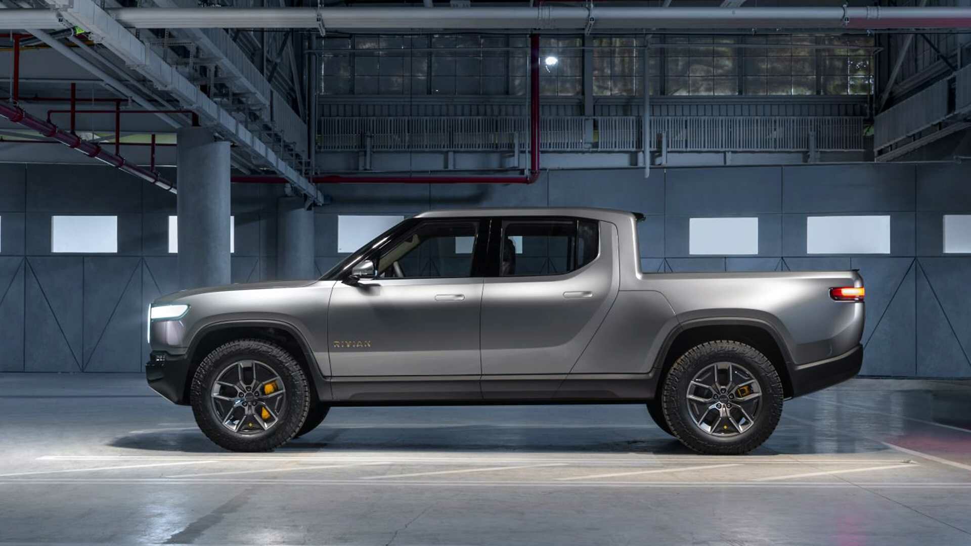 Компания Rivian назвала цены на свой электропикап: он разгонится до 100 км/ч за 3 секунды