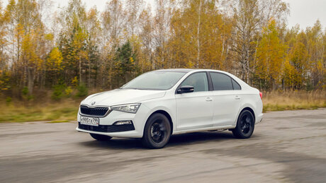 Дружеский жест. Все плюсы и минусы Skoda Rapid: подробный тест