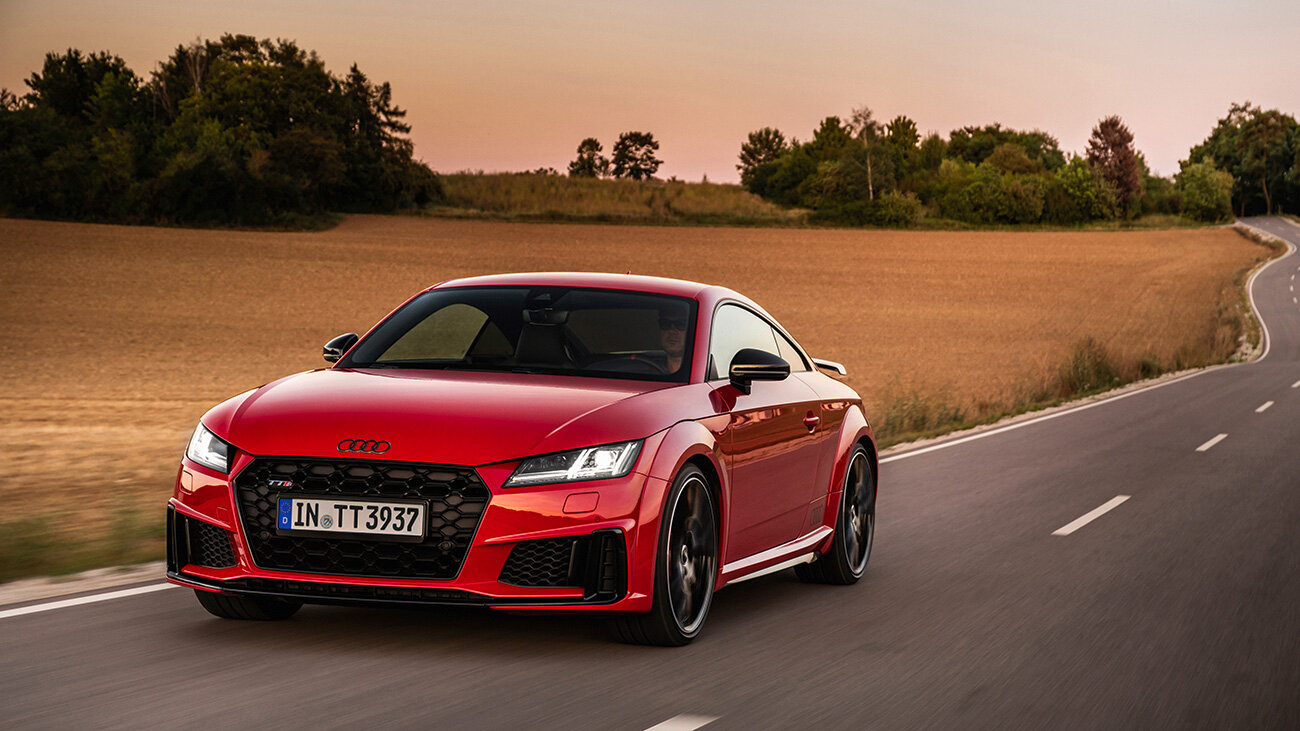 Купе и родстер Audi TTS стали немного мощнее (но не быстрее)
