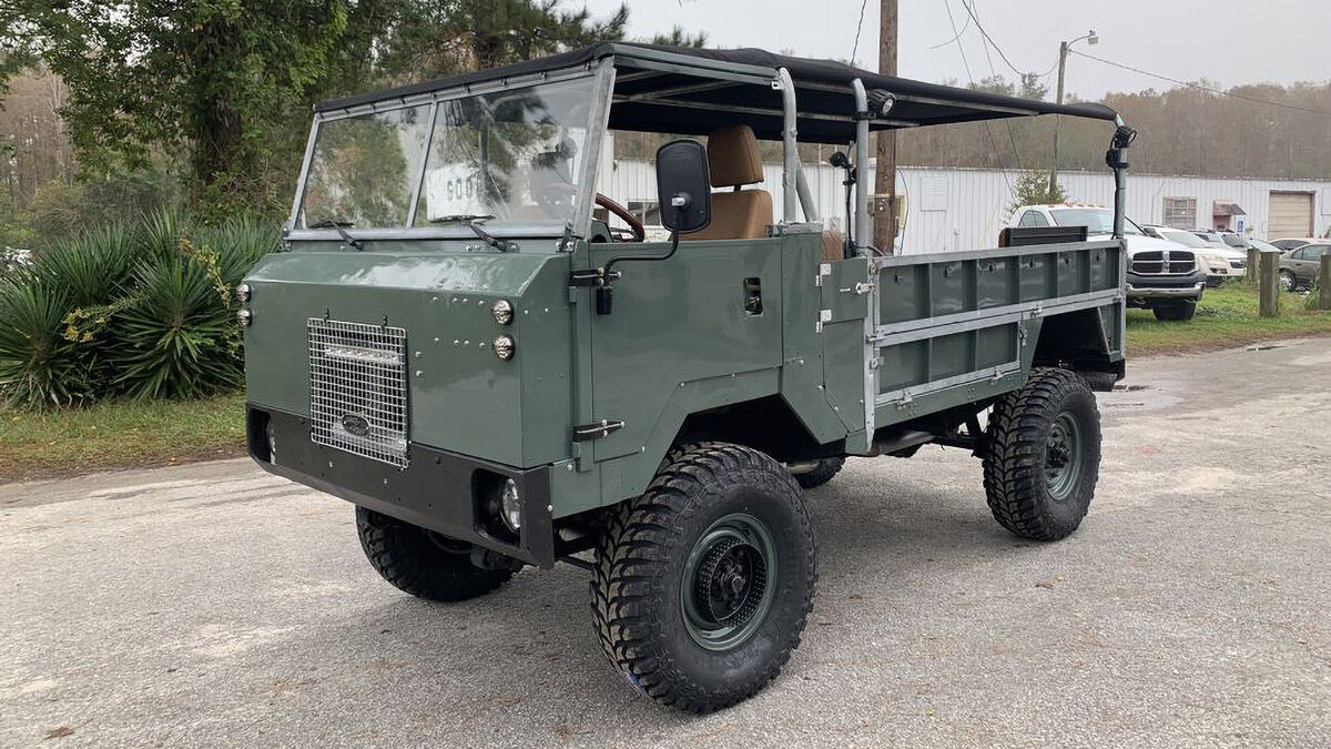 Круче Хаммера и Шишиги: продаётся армейский Land Rover 101FC с мотором от Корветта