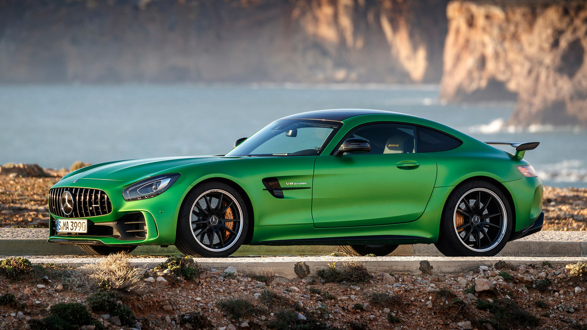 Суперкар Mercedes-AMG GT R снимают с производства