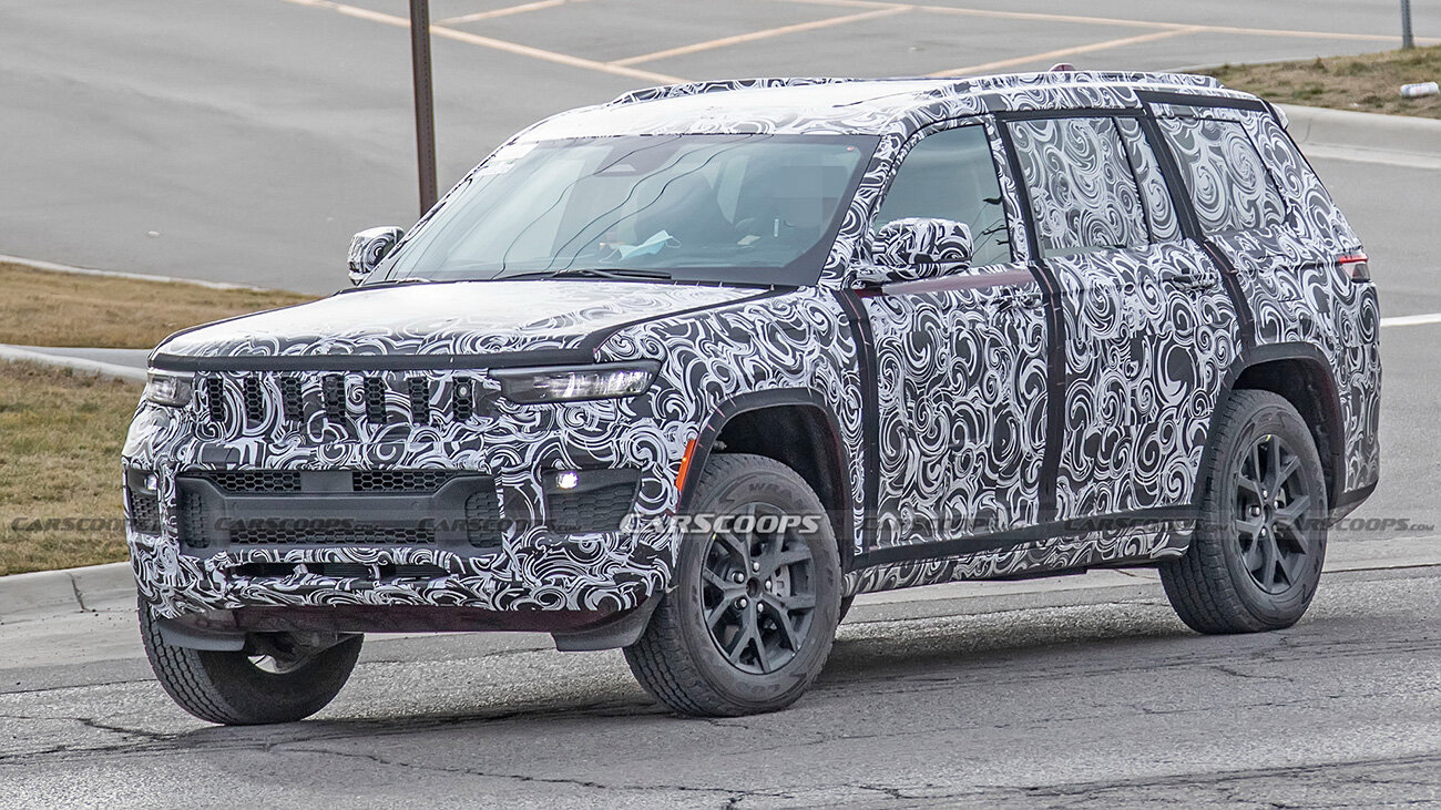 Новый Jeep Grand Cherokee лишился части камуфляжа на шпионских фото