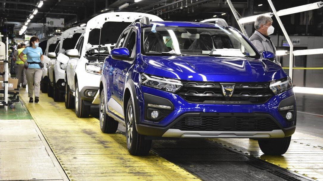 Работникам завода Dacia предложили по 27 тысяч долларов за увольнение