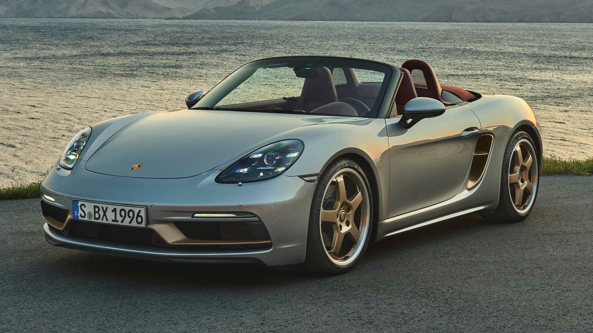 Юбилейный Porsche Boxster 25: рассекречена цена для России