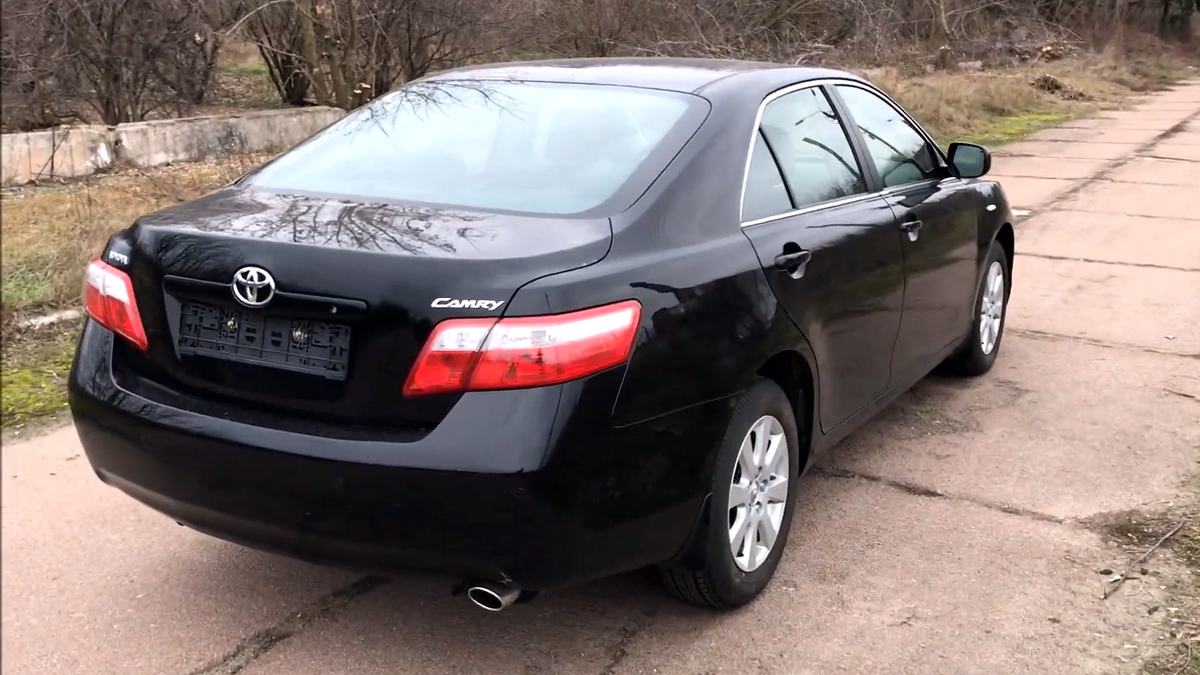 12 лет в гараже: блогер нашёл новую Toyota Camry 2008 года. Видео
