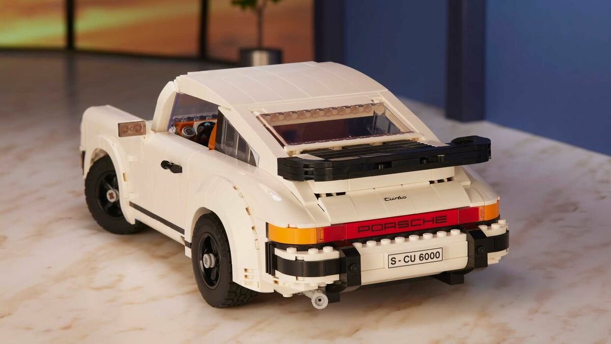 Porsche «два в одном»: новый конструктор Lego посвятили старым 911 Turbo и Targa