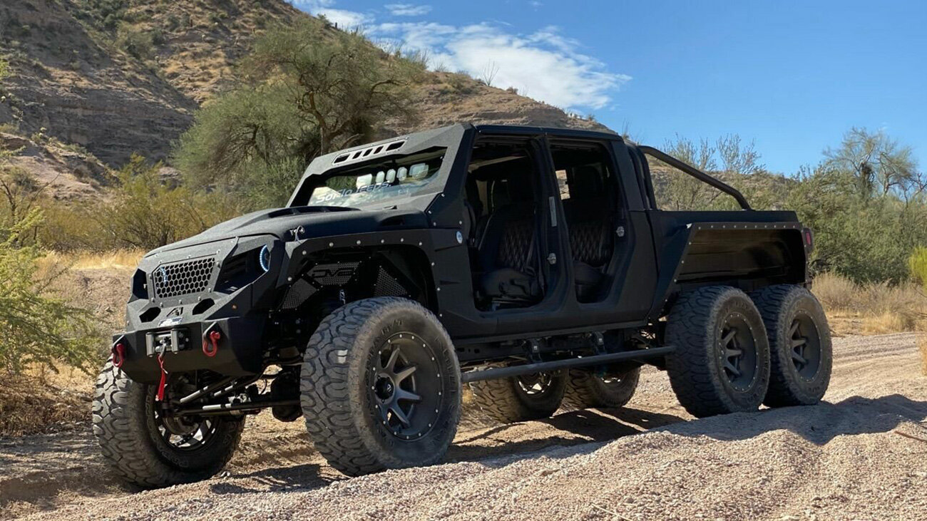 С молотка ушёл действительно дикий Jeep Gladiator с тремя ведущими осями