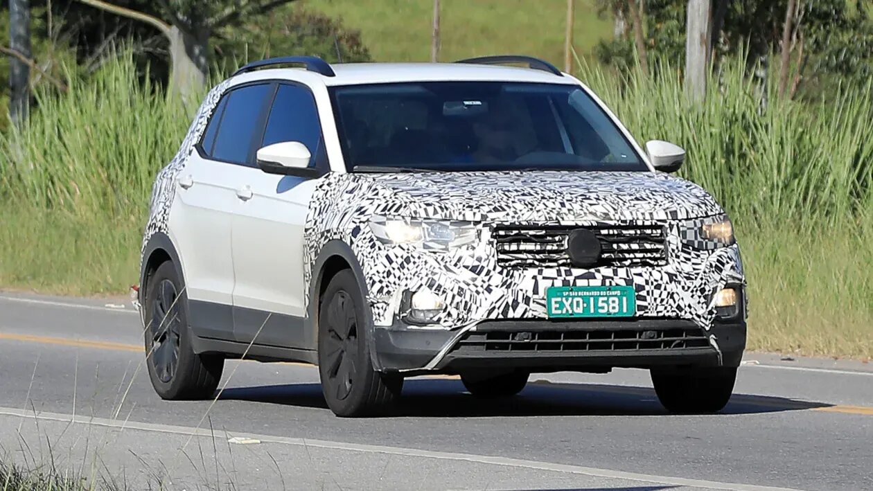 Обновлённый VW T-Cross впервые заметили на тестах