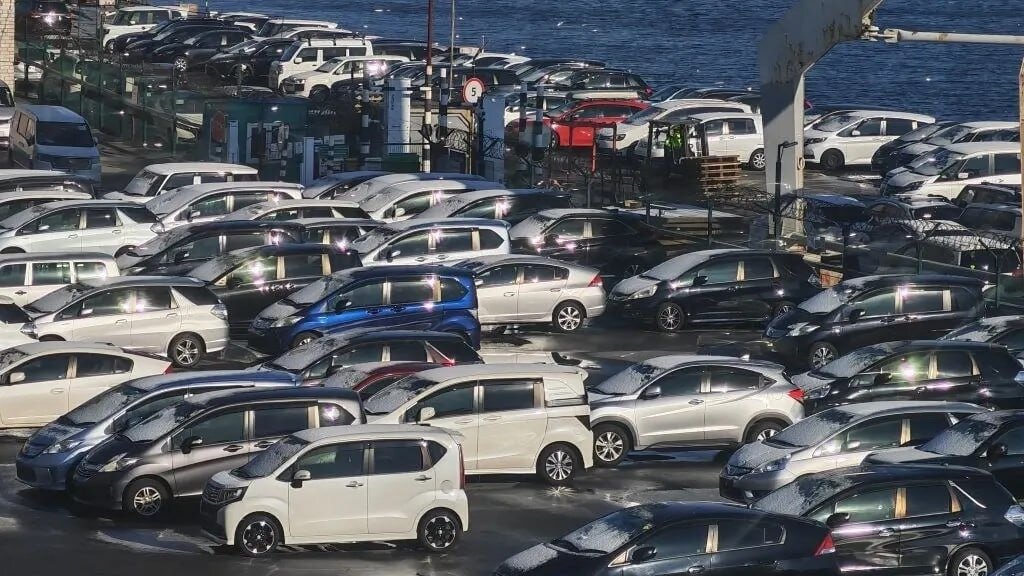 Импорт подержанных автомобилей мощнее 160 сил из Китая рухнул в 30 раз