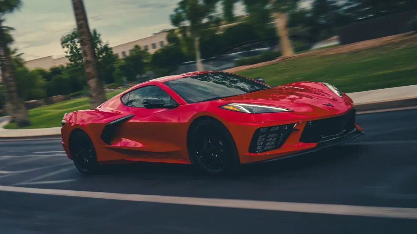Базовый Chevrolet Corvette обновился и теперь разгоняется до 322 км/ч