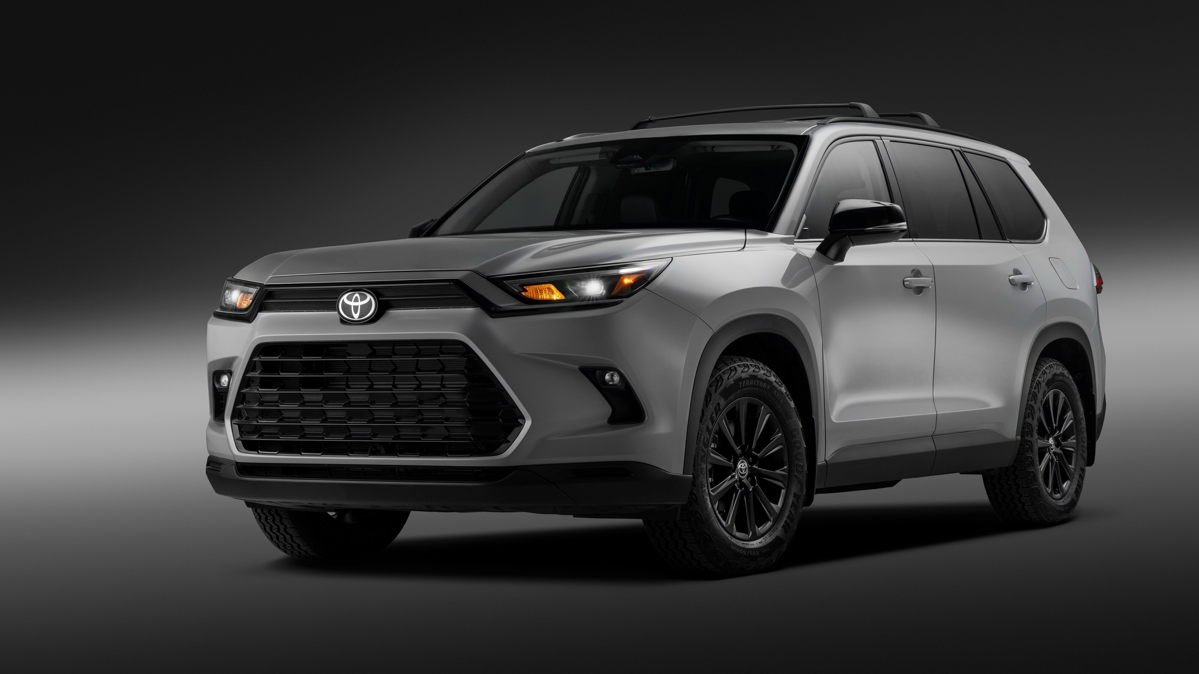 Toyota Grand Highlander впервые получил «внедорожную» версию