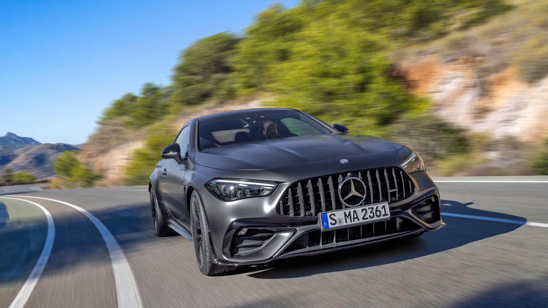 Представлена первая AMG-версия Mercedes-Benz CLE: гибрид и режим дрифта