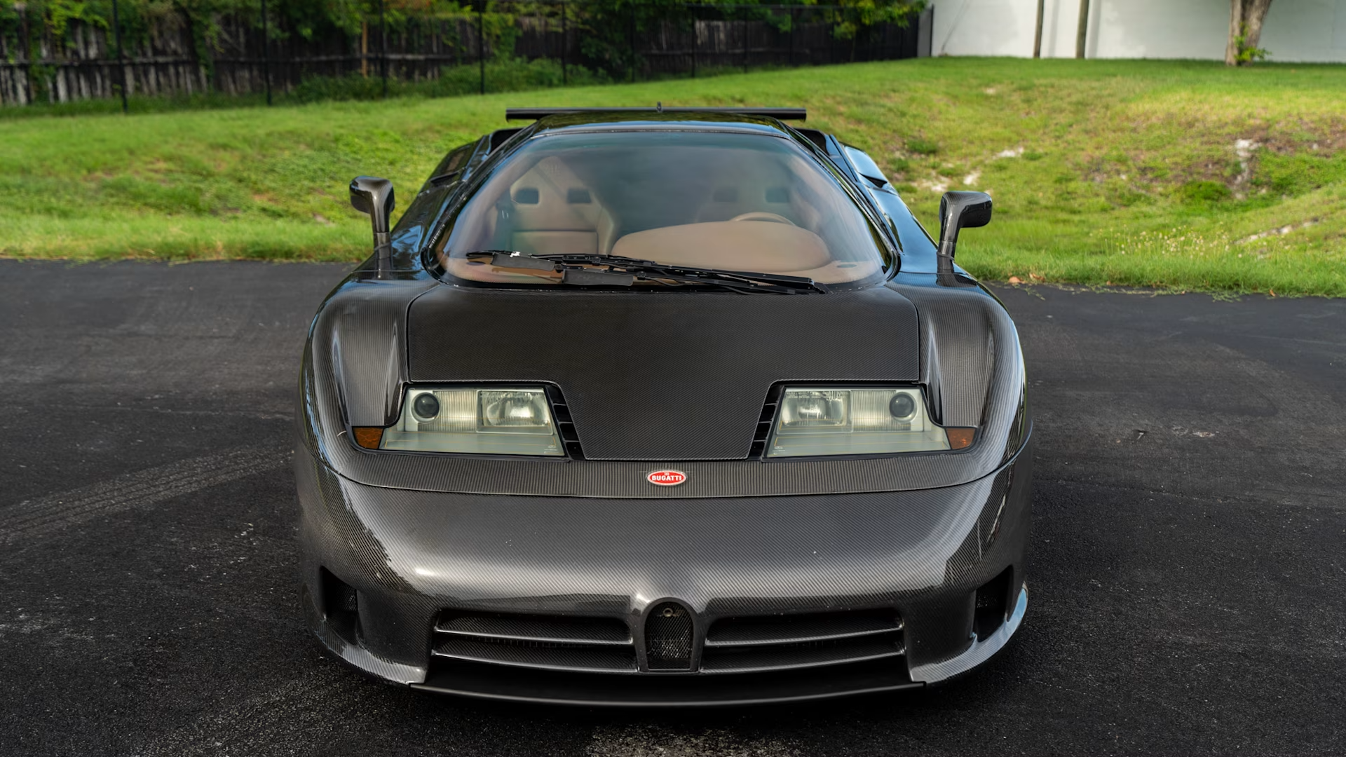 Уникальный Bugatti, которого не должно было существовать, уйдёт с молотка