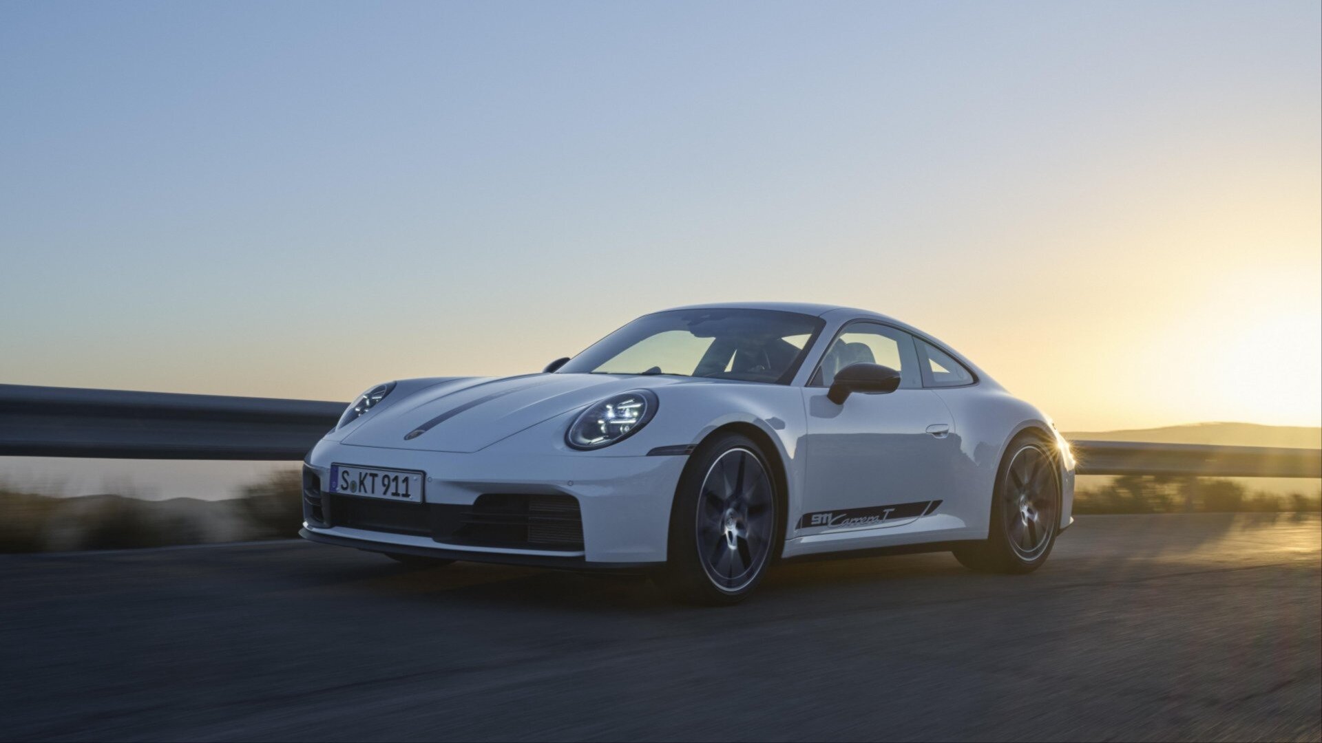 Porsche 911 получил облегчённую версию с «механикой»