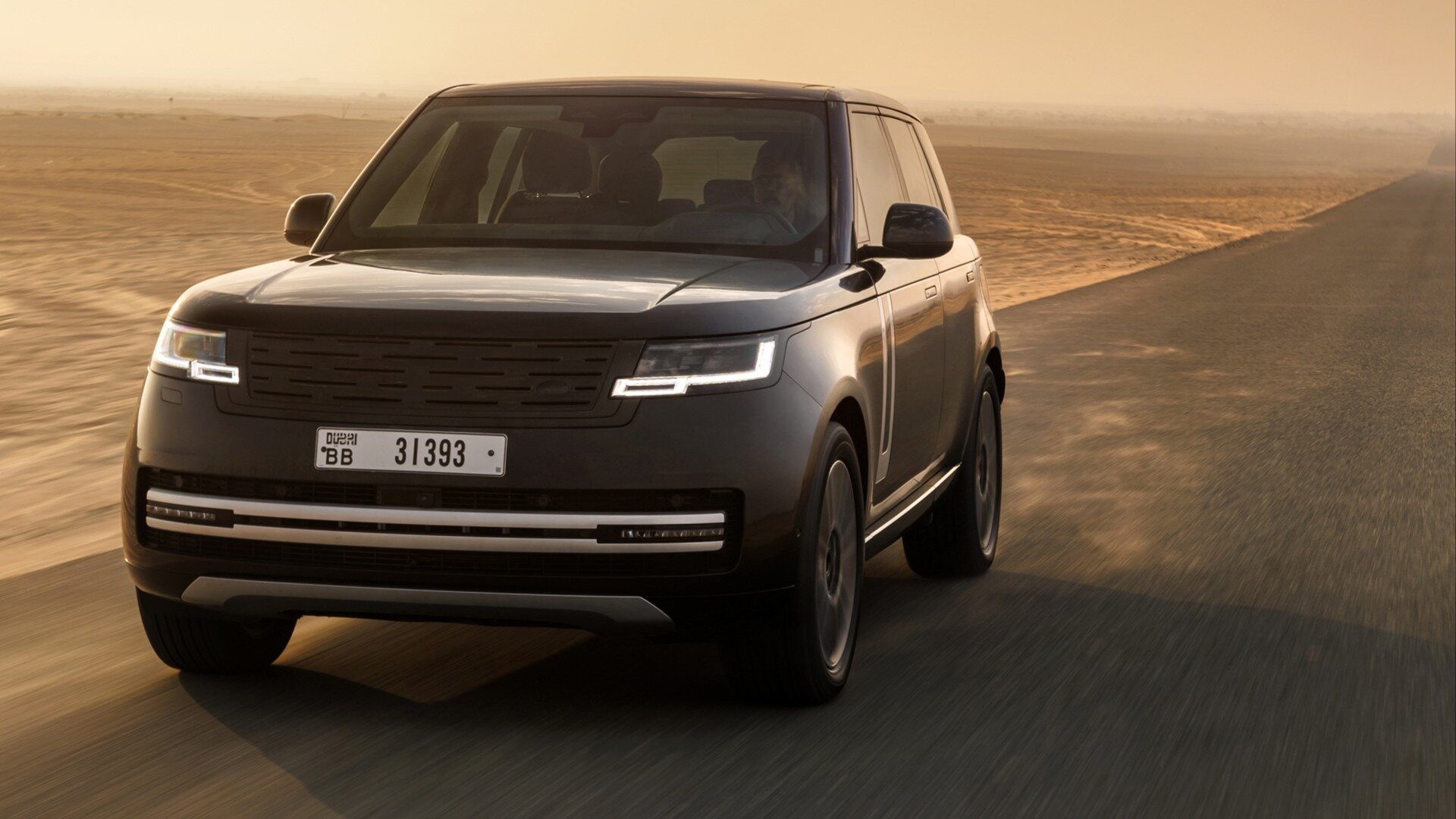 Электрический Range Rover без камуфляжа: официальные фото 
