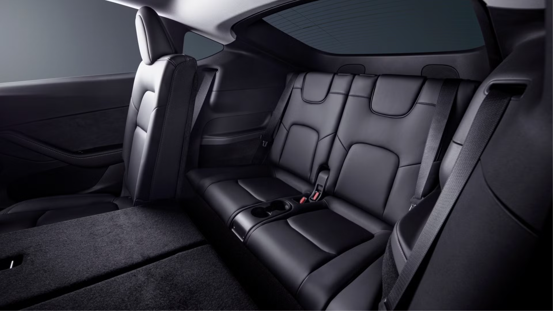 Tesla готовит семиместный кроссовер Model Y