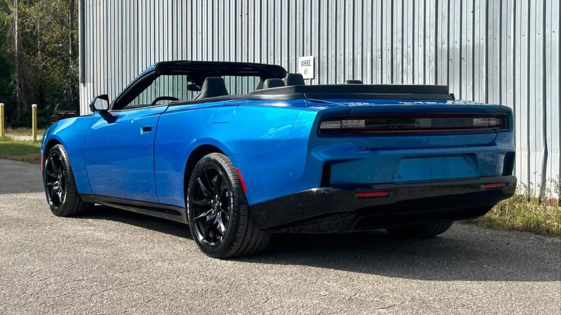 Американцы превратили электрический Dodge Charger в кабриолет