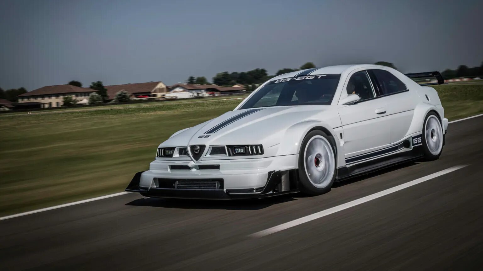 Alfa Romeo 155 возродили в виде рестомода на базе Giulia QV