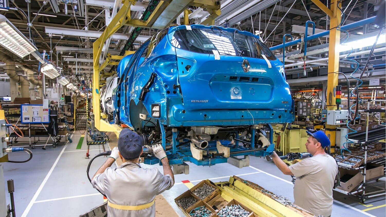 Renault уходит из России: что будет с автомобилями, заводом в Москве и АвтоВАЗом