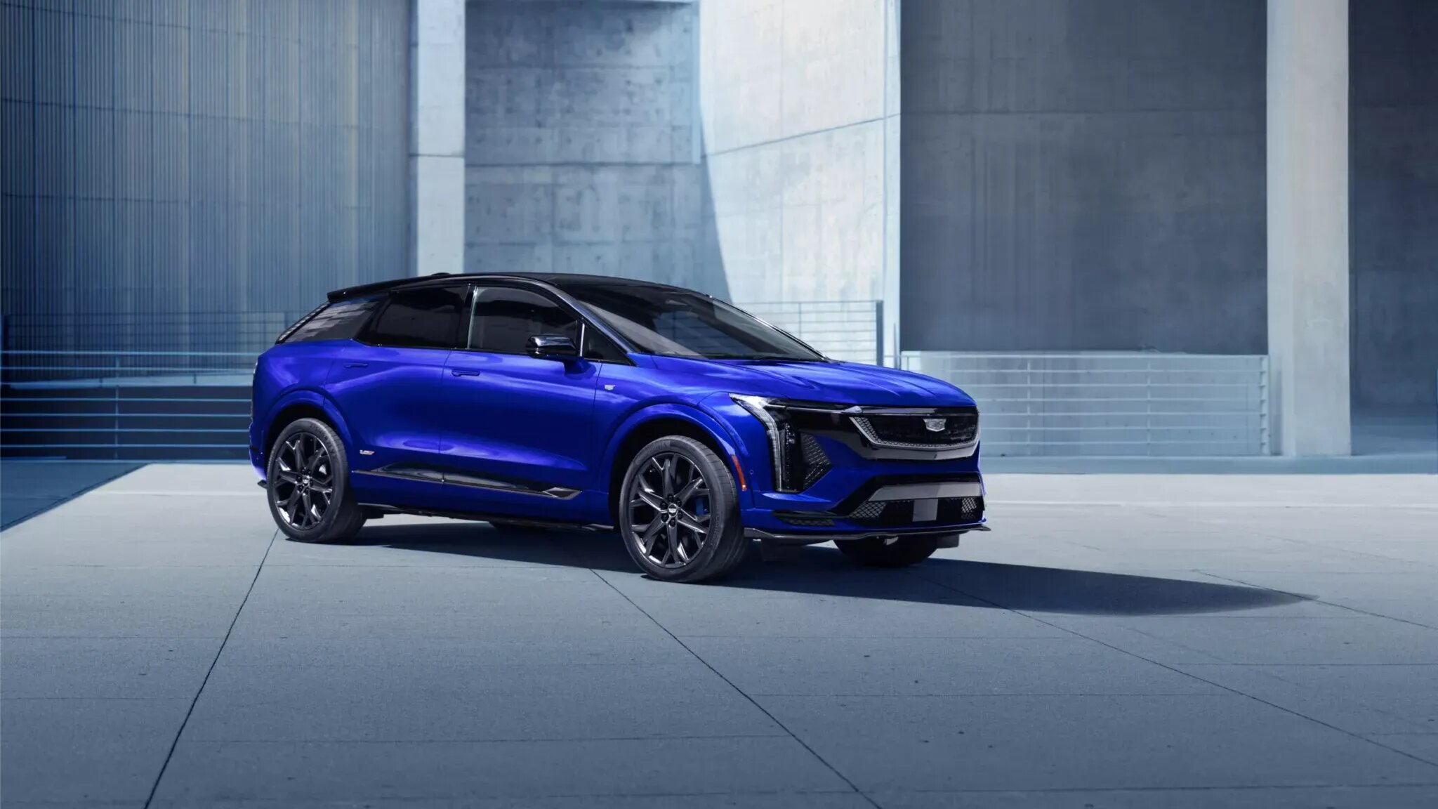 У Cadillac появился компактный, но мощный и быстрый электрокар