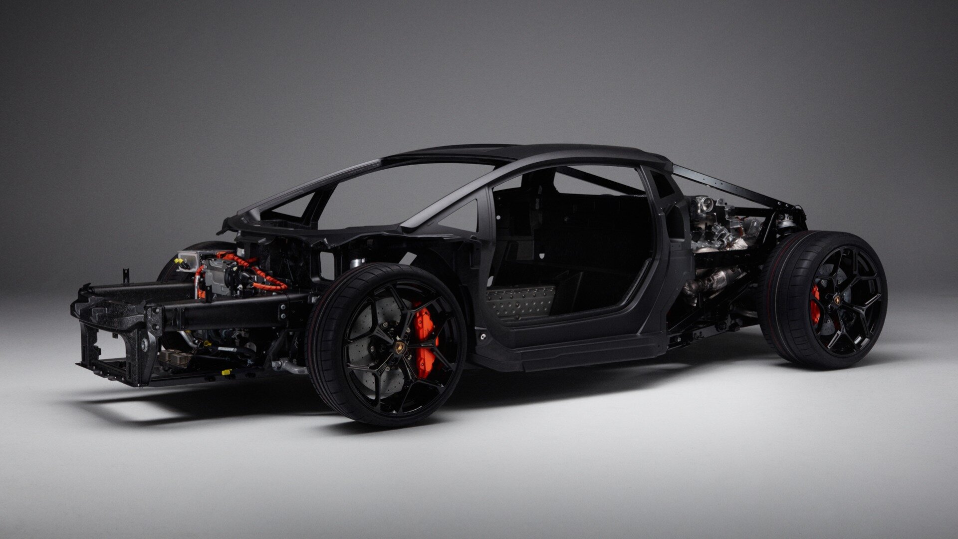 Lamborghini раскрыла подробности о конструкции преемника Aventador