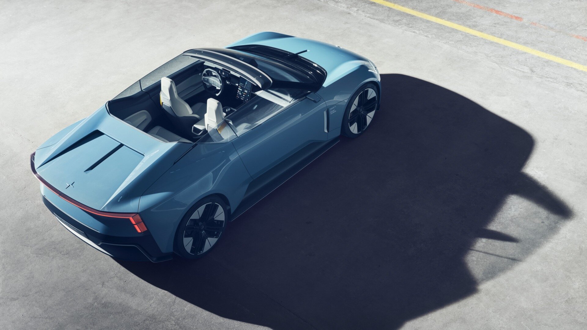 Polestar сделает серийным электрокабриолет с дроном