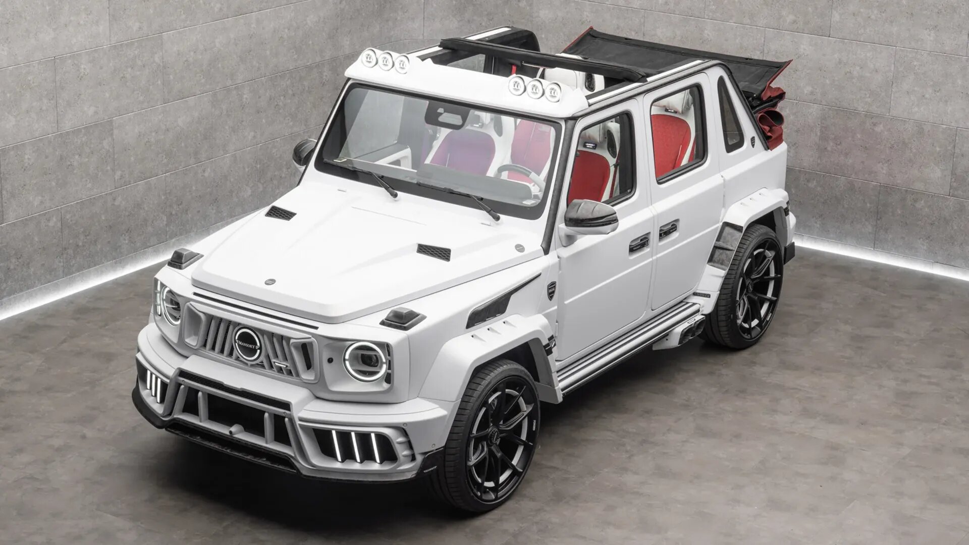 В Mansory превратили Гелендваген в 820-сильный кабриолет с «суицидальными» дверьми