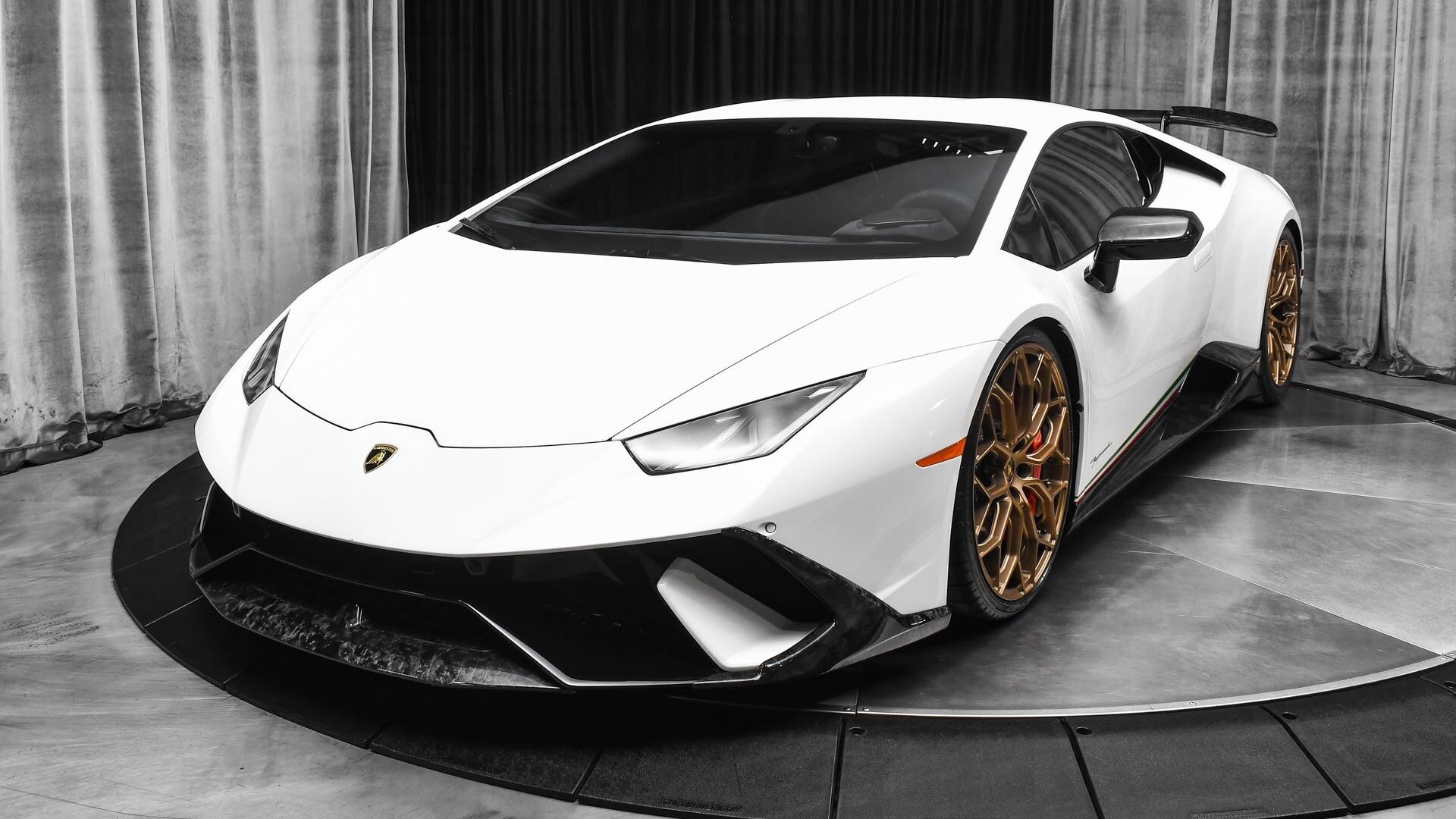 Lamborghini Huracan стал 1900-сильным, но снаружи это почти незаметно