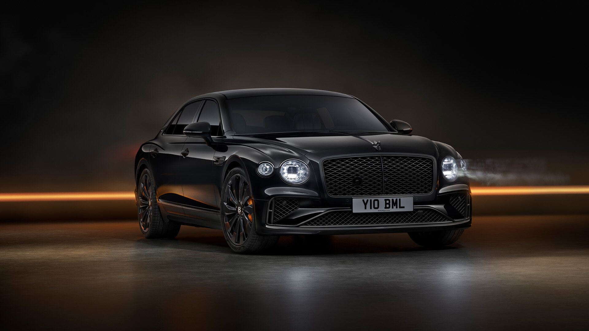 Три модели Bentley получили «очень чёрную» спецверсию