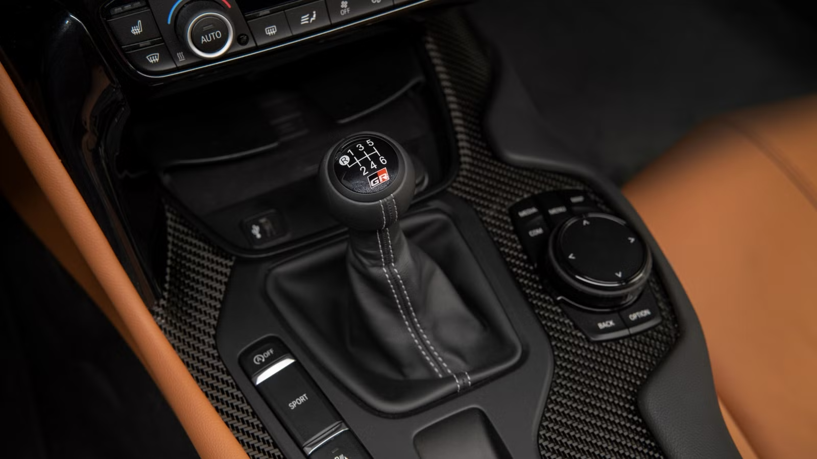 Toyota научит электрокары глохнуть, если бросить «сцепление»