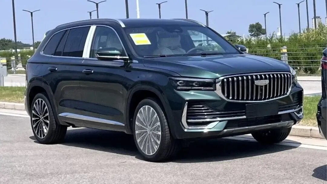 Обновлённый Geely Monjaro: первые фотографии