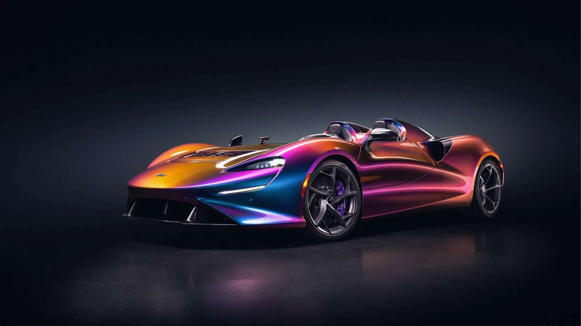 «Переливающийся» McLaren Elva рассчитывают продать за 2,4 миллиона долларов