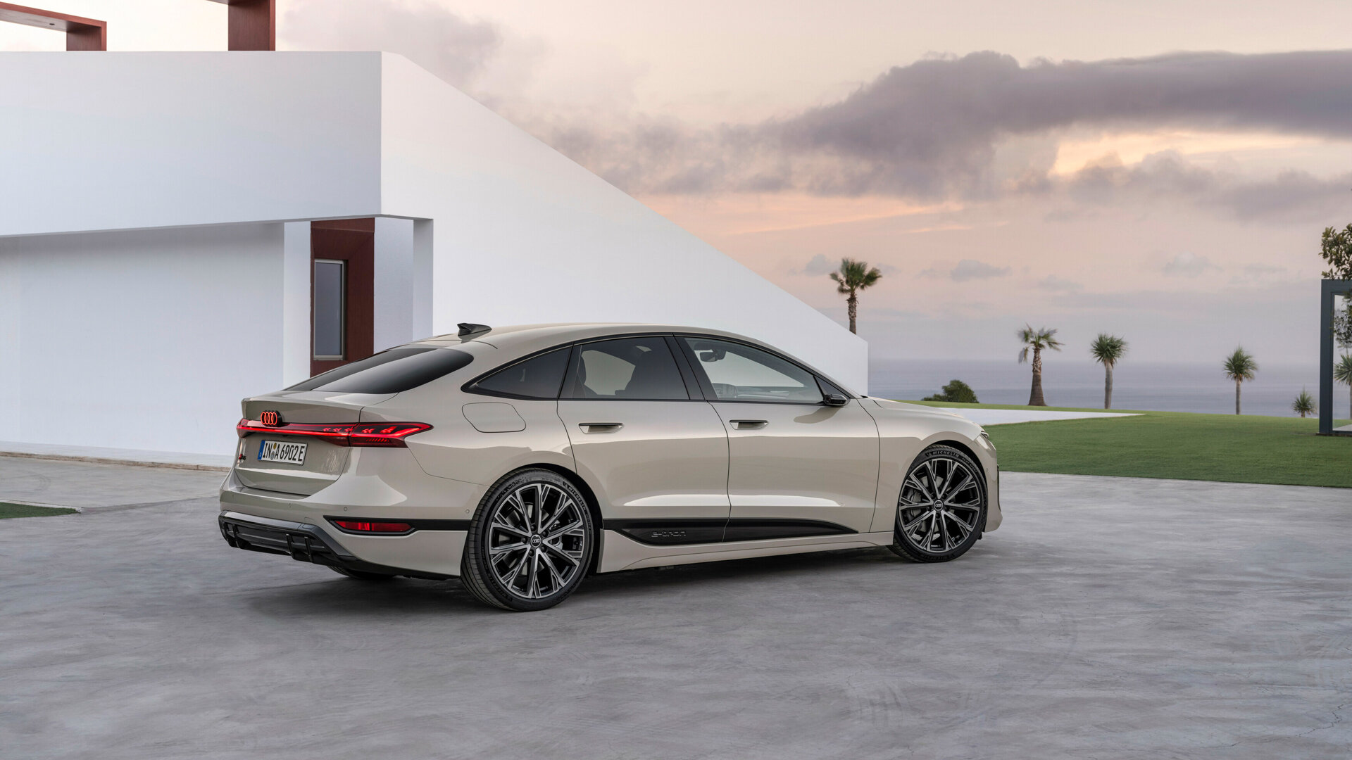 Электрические Audi A6 подешевели с новой базовой версией