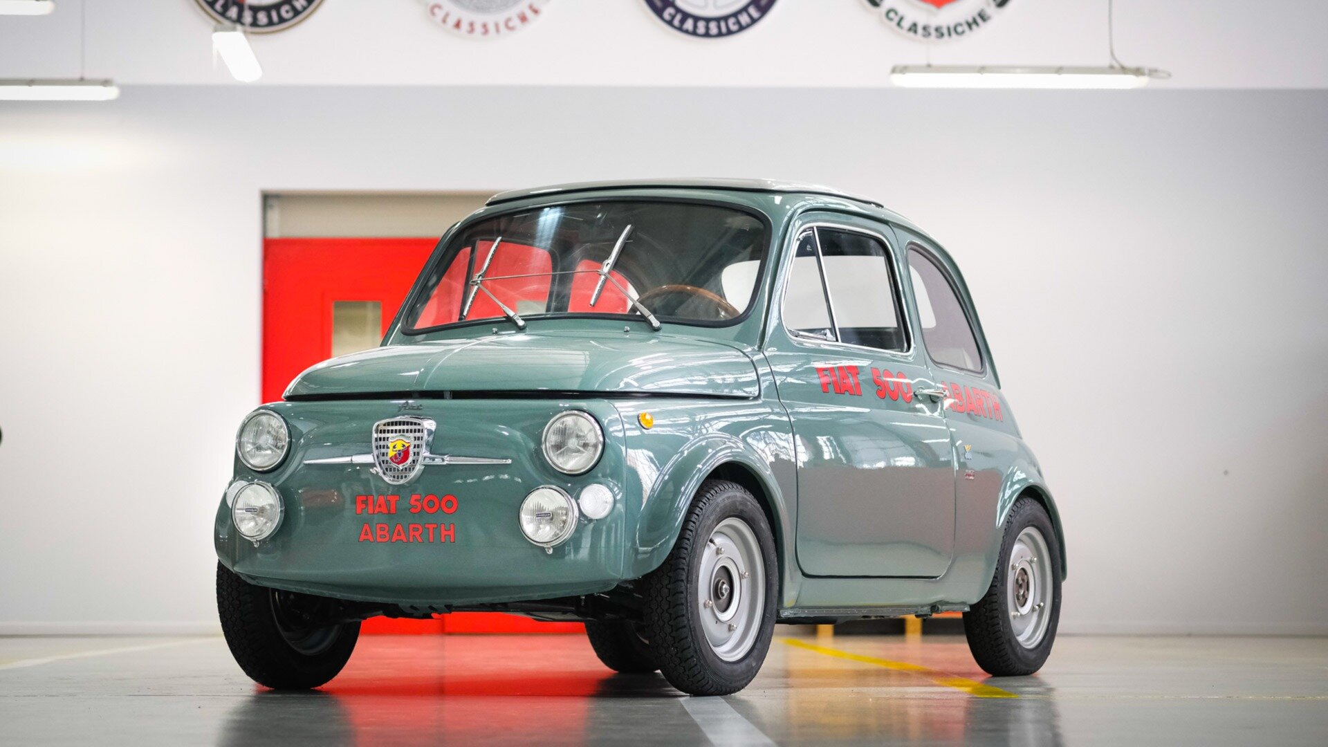 Компания Abarth посвятила рестомод юбилею гоночной трассы и собственному рекорду