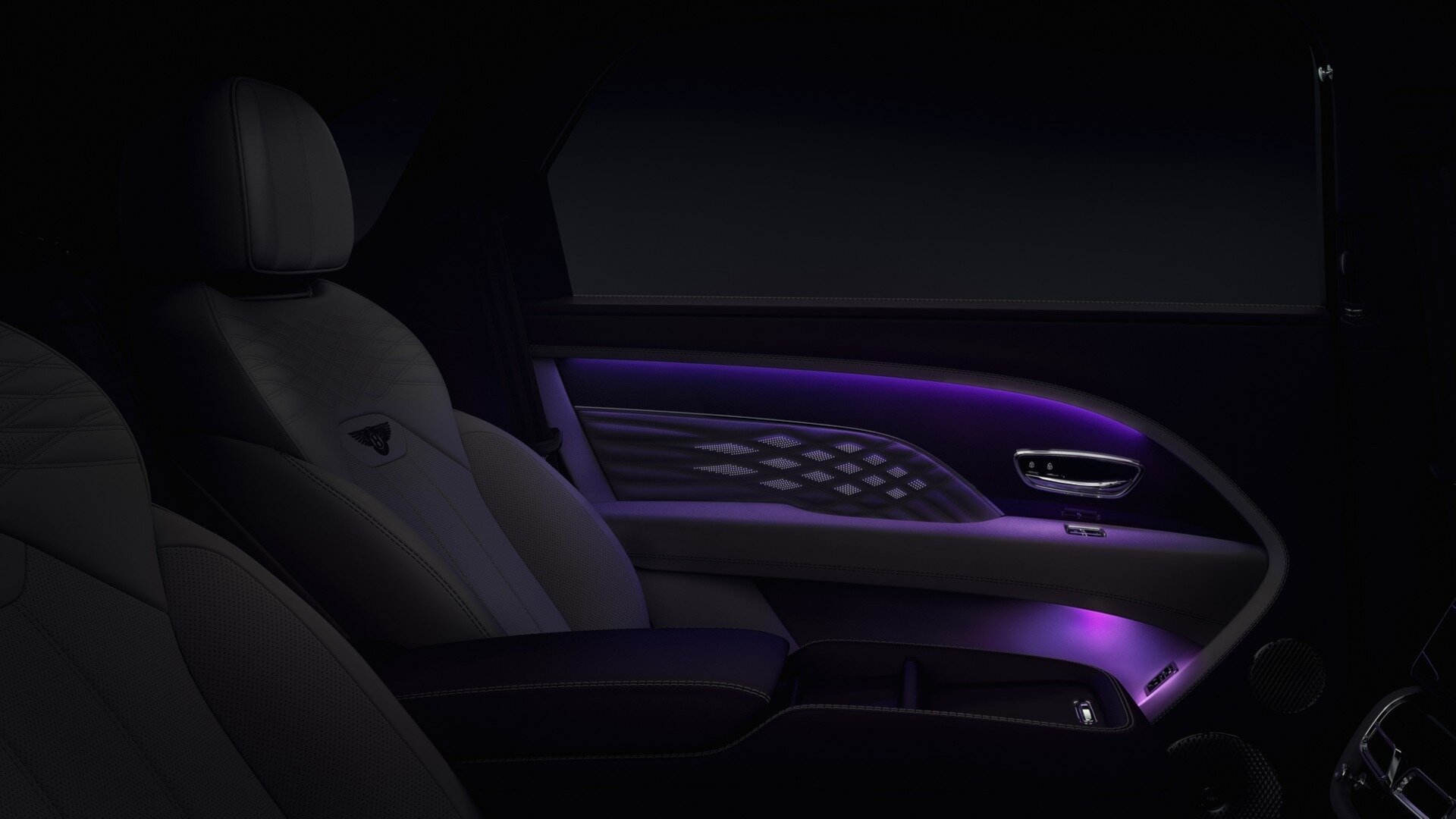 Новая модель Bentley получит самые крутые задние сиденья в мире