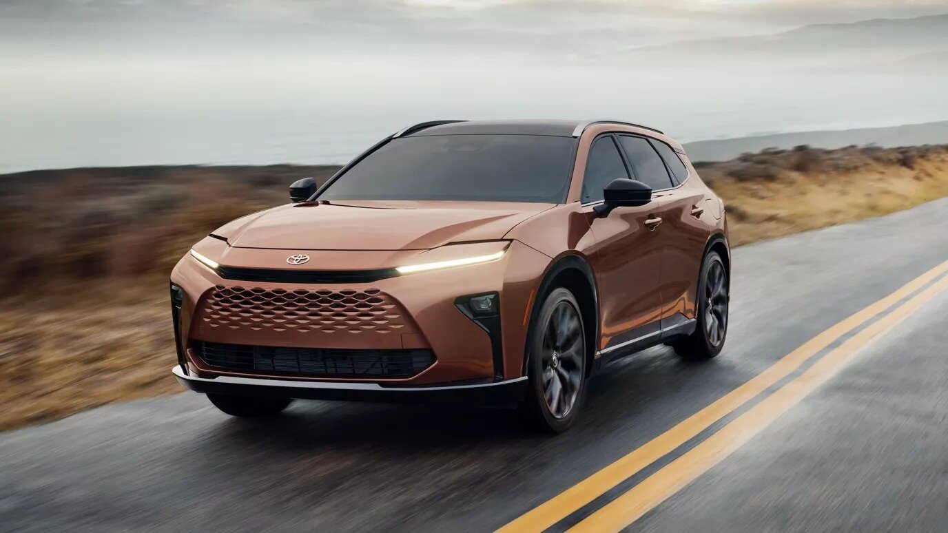 Toyota запатентовала в России названия Crown Signia и Verso