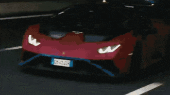 Владельцев Lamborghini Huracan прокатили по красивейшим дорогам Италии