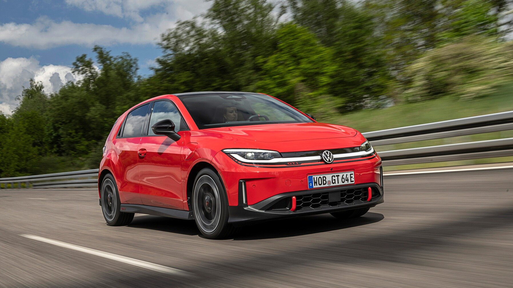 Volkswagen назвал цену первого электрического GTI в Германии